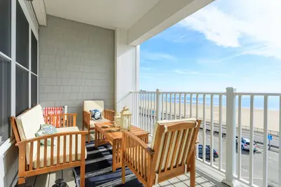 Le bonheur estival dans notre condo 2br en bord de mer vous attend!