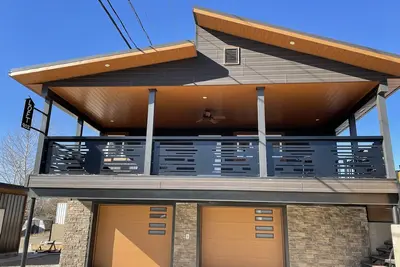 Image de Loft 902 with Sunsets from the 14x32 covered deck almost every morning!