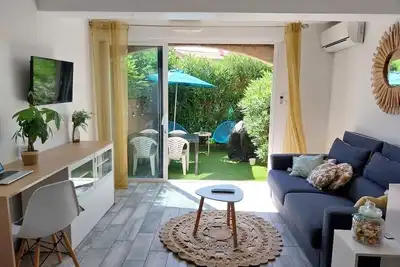 Image de Le Blue Waters, studio cosy à 100m de la plage, tout équipé