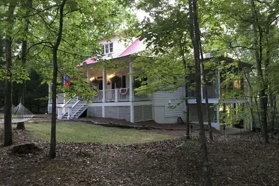 Image de Comfortable Mountain Home with Access to Private Dock on Lake Burton