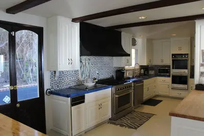 Image de Malibu Home with Panoramic View of Pacific Ocean