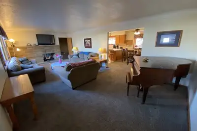 Great Strip Location | Walk to Lake|Wine Country|A/C|Fireplace|Family Friendly