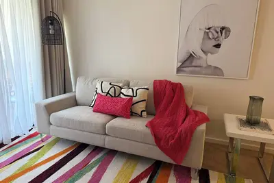 Image de 302 Wonderful Waldorf - big apartment - pool - tennis - central