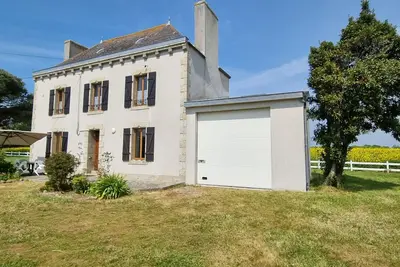 Image de Maison rénovée au calme proche plage avec beau jardin à Kerdalé