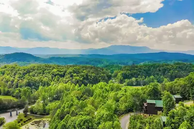 Image de Moonlight Getaway, Hot Tub, Amazing Views, $560 Free tickets each paid day! ! !