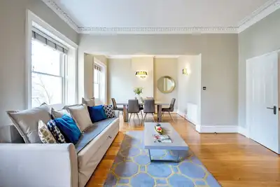 Image de Spacious Modern 2-Bedroom Apartment with Terrace near Hyde Park