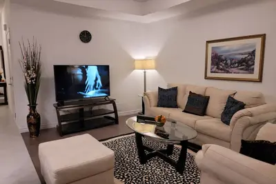 Image de Comfy 3Bdrm home near Hyde Park Mall/Western Uni