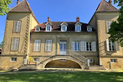 Image de Château entouré de son domaine naturel exceptionnel