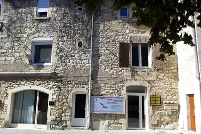 Logement au centre du village