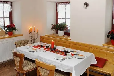 Image de Doppelzimmer im Gästehaus - Gästehaus Ihle - Ferienwohnungen & Appartements