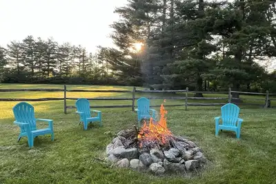 Image de Welcome Race Fans! - Oversize Parking - Firepit - Mural - West Indy - Brownsburg