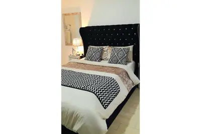 Image de Luxe Penthouse Suite at Labone Crescent, labone