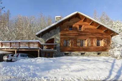 Image de Chalet spacieux, proche des pistes, navette, sauna, sdjeux, borne élec 22 kw