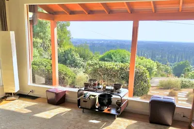 Image de Gorgeous views, spacious house on large property