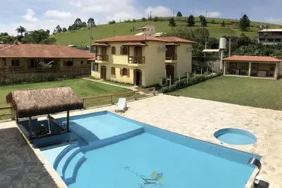 Image de Site with chalets and wet bar