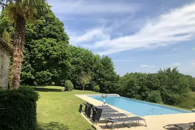 Image de Villa Le Creyssac - 4 to 5 people - Magnificent garden and swimming pool