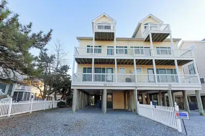 Image de 12 Dune Road - Tower Shores