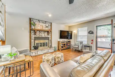 Image de Cozy Ruidoso Condo w/ Deck ~ 2 Mi to Cedar Creek!