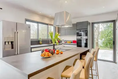 Image de Merveilleuse maison de vacances privée avec Wifi, Tv, terrasse, animaux admis et parking
