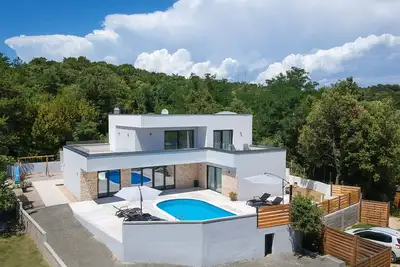 Image de Maison de vacances privée avec bain à remous, climatisation, piscine privée, Wifi, Tv, patio