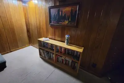 Image de Large 12 room house steps to Park, Shopping and Restaurants, 10 minutes to beach