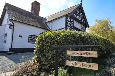 Image de Top Farm House, family friendly, character holiday cottage in Knockin