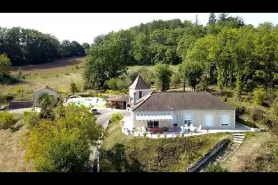 Image de Propriété   2  hectares  2  maisons  10/12 personnes au calme  piscine