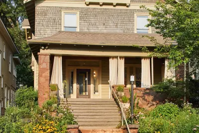 Image de Apt3@Charles: Sunny, Stylish Loft | Bbq | Near Uab