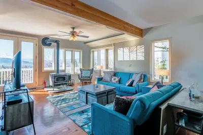Image de Fully Updated! (Pics coming 5/25) Hot Tub, River, Gorge, Mt Hood Views, Quiet White Salmon