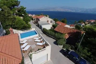 Image de Maison de vacances dans Postira avec vue mer, terrasse, Climatisation, Wifi (4298-1)