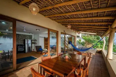 Image de Lazuli Cielo - Beachfront Loft