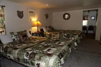 Image de Ponderosa Cabins 104 N Laurel cabin 16