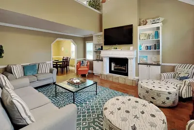 Image de Beachy Keen | Tybee Retreat, Perfect for Groups!