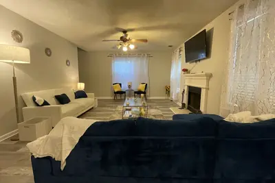 Image de Original BeeNomadic Atl, Comfy Home Minutes  From Airport & Downtown
