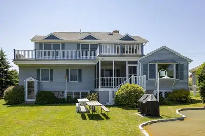 Image de Spacious Beach Villa - Ocean Views - 3 Minute Walk to Shore - Available All Year