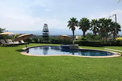 Image de Spacious beautiful house on an area of ​​more than 1000m2 inside a cluster.
