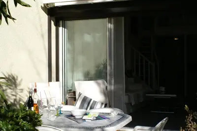 Image de Villa climatisée avec parking, terrasse et Wifi - Proche plage, équipée lave-vaisselle et lave-linge