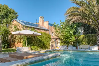 Image de Jolie maison avec piscine et parc (B)