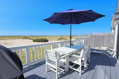 Image de Waterfront 2bd Cottage: Right On The Beach, Water View, Direct Beach Access, A/C & Exclusive Use Deck