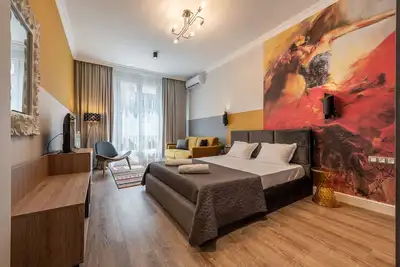 Image de Luxury & Unique-Top Center Apt. - 3bdr & 2 Baths