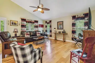 Image de Welcome to “A Beary-Nice Cabin” – A Cozy Getaway in Lake Cumberland Resort