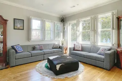 Image de Totally Renovated Victorian House in Center Sf!