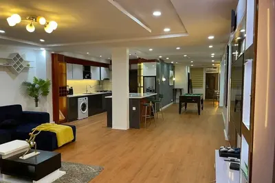 Image de ❤Waterfront 3br Apartment W/Free Parking WiFi Netflix Swimming Pool 65 Smart Tv