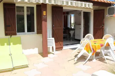 Image de Villa Climatisée avec Terrasse et Piscine, Parking Inclus - Agde