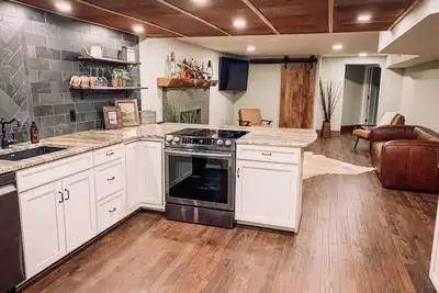 Image de [Optional Hot Tub] Farmhouse style apartment - newly renovated