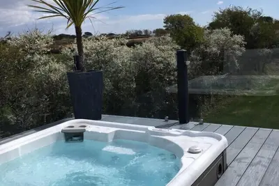 Image de Teal Lodge Cornwall - Luxury 2-bed Lodge with hot tub & heated indoor pool