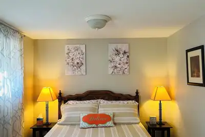 Image de Emerald City Cozy Studio Suite - Stay near university fun – 5 min drive