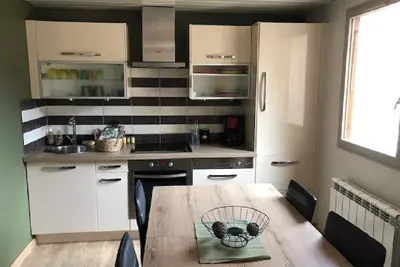 Image de Envie de soleil ? Appartement rénové et climatisé avec piscine à Cavalaire.