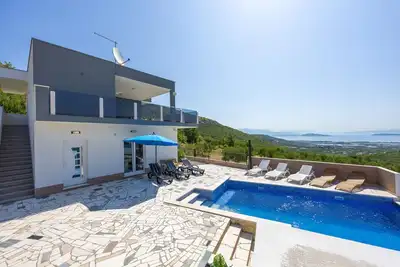 Image de Superbe maison Ă Prgomet avec WiFi