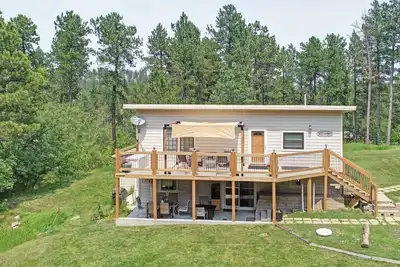 Image de Quiet home in the trees.